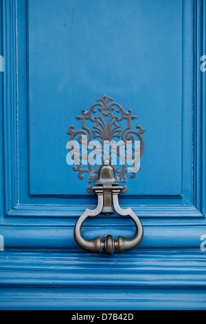 Poignée de porte bleu élégant porte en place Vendome Paris, France Banque D'Images