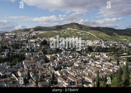 Vue à vol d'oiseau de Grenade et Sacramento area des tours de l'Alhambra Palace Banque D'Images