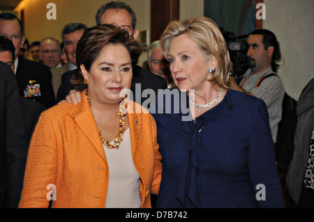 La secrétaire d'Etat américaine, Hillary Rodham Clinton avec Ministre des affaires étrangères du Mexique, Patricia Espinosa, 23 mars 2010 à Mexico, Mexique. Banque D'Images