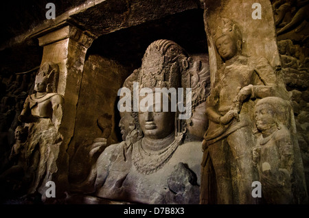 Intérieur de l'île d'Elephanta caves, Mumbai, Inde Banque D'Images