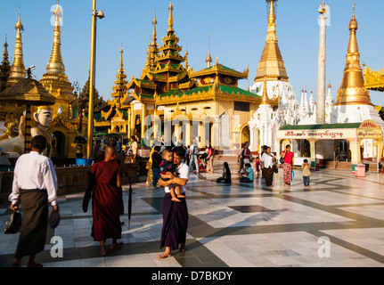 La pagode Shwedagon, Yangon, Birmanie (Myanmar) Banque D'Images
