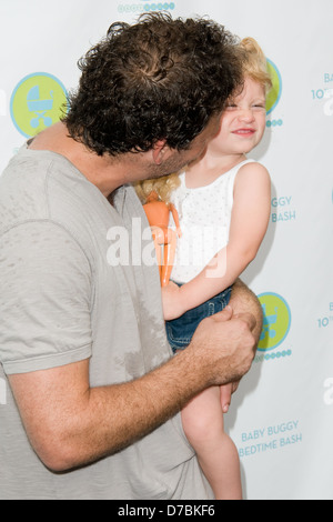 Jeremy Sisto et fille Charlie Sisto coucher Baby Buggy Wollman Rink tenue à bash dans Central Park - New York des arrivées à l'intérieur Banque D'Images