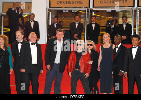 Jean Pierre Darroussin, Jean Pierre Leaud, Aki Kaurismaki, Evelyne Didi, Kati Outinen, Quoc Dung Nguyen 2011 Cannes Banque D'Images