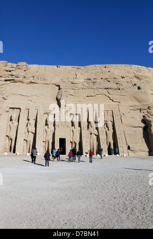 Le petit temple d'Hathor et NEFERTARI ABU SIMBEL EGYPTE NUBIE 11 Janvier 2013 Banque D'Images