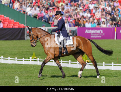 Badminton, UK. 3e mai 2013. Go d'argent olympique Mary King et CAVALIER IMPÉRIAL - La phase de dressage de la Mitsubishi Motors Badminton Horse Trials, vendredi 3 mai 2013 Crédit : Nico Morgan / Alamy Live News Banque D'Images