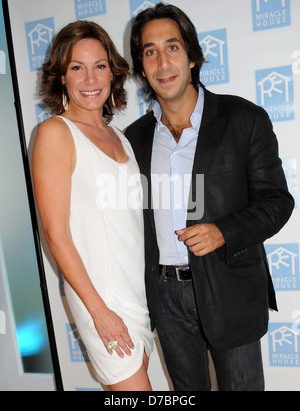 LuAnn comtesse de Lesseps et Jacques Azoulay Miracle House summer kick-off à l'Bridgehampton Club Plage et Tennis - Banque D'Images