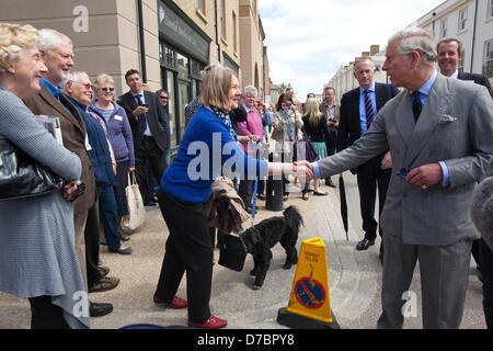 Photo:Jeff Gilbert. 2004/2005, Dorset, England, UK. 3 mai, 2013. Le Prince Charles d'une visite guidée de la village de Dorset dans le cadre de son 20e anniversaire de la visite en 2004/2005 qu'il mis au point près de Dorchester, au sud-ouest de l'Angleterre. Banque D'Images