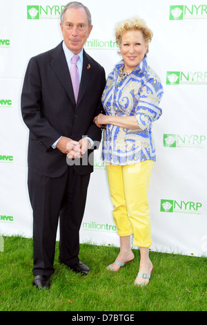 Bette Midler, Bette Midler maire Bloomberg's New York Restoration Project, le dixième rapport annuel de printemps pique-nique à Gracie Mansion Nouveau Banque D'Images