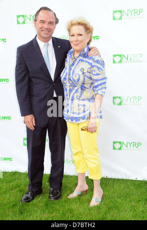 Bette Midler, Bette Midler maire Bloomberg's New York Restoration Project, le dixième rapport annuel de printemps pique-nique à Gracie Mansion Nouveau Banque D'Images