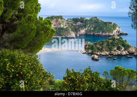 L'Europe l'Italie, la Sicile, sur la mer et d'Isola Bella de Taormina Banque D'Images