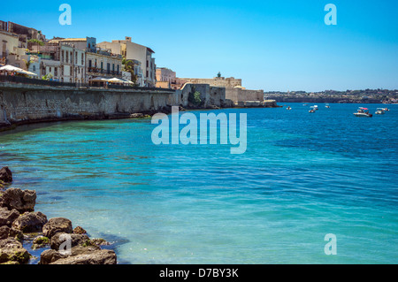 L'Europe de l'Italie, Sicile, Syracuse, Ortigia, sur la mer de Fonte Aretusa Banque D'Images