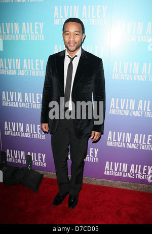 John Legend Alvin Ailey American Dance Theater Gala Soirée d'ouverture des arrivées - New York City, USA - 30.11.11 Banque D'Images