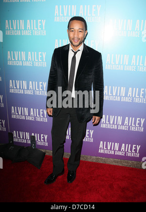 John Legend Alvin Ailey American Dance Theater Gala Soirée d'ouverture des arrivées - New York City, USA - 30.11.11 Banque D'Images