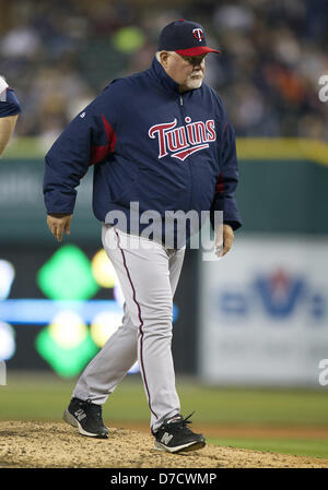 29 avril 2013 - Detroit, Michigan, États-Unis d'Amérique - 29 Avril 2013 : Minnesota Twins manager Ron Gardenhire (35) au cours de l'action jeu MLB entre les Twins du Minnesota et les Tigers de Detroit à Comerica Park à Detroit, Michigan. Les Tigres défait les jumeaux 4-3. Banque D'Images