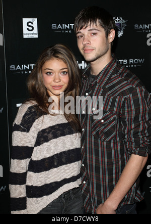 Sarah Hyland et Matt Prokop Saints Row : le troisième concert et événement - Tenue des arrivées à Hollywood, Californie - Superclub Banque D'Images