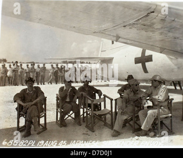 Une photographie de la collection de Charles Daniels montrant le bombardier Betty (Mitsubishi G4M) pendant la seconde Guerre mondiale, une partie d'un convoi de capitulation sur le Shima, au Japon. Banque D'Images