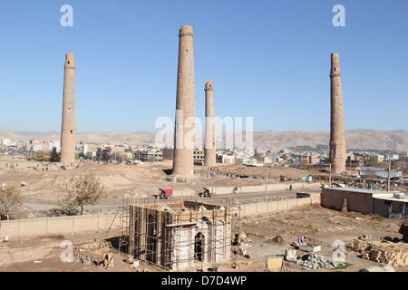 Les minarets historiques à Herat a été construit sous le règne de Mirza Shahrukh en 1438 Banque D'Images