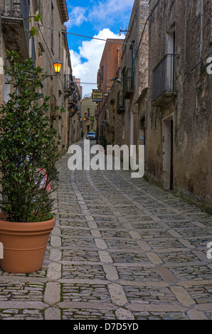 Ruelles pavées, Erice, ville ancienne, Sicile, Italie Banque D'Images