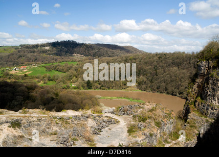 Rivière Wye de wintours leap sur le sentier offas dyke près de chepstow english frontière galloise. Banque D'Images