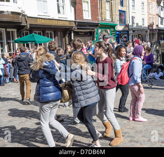 Pas de limite Street Canterbury Buttermarket Brass Band Banque D'Images