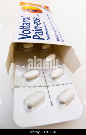 Pack de Diclofenac Potassium comprimés. Voltarol. Banque D'Images