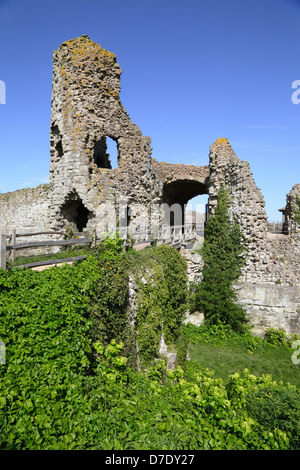 Ruines du château de Pevensey East Sussex England UK GO Banque D'Images