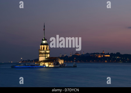 Tour de la jeune fille aussi connu dans l'antiquité grecque et médiévale des périodes byzantine comme la Tour de Léandre à Istanbul Banque D'Images