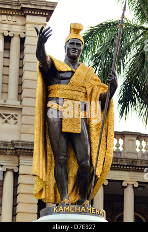 Le Roi Kamehameha Stuatue devant Aliʻiolani Hale Banque D'Images