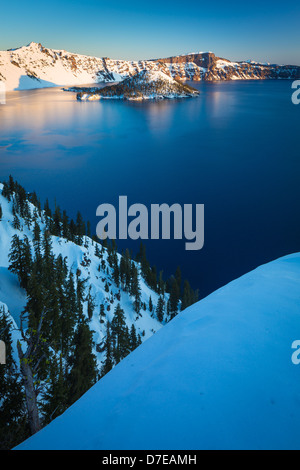 Crater Lake National Park, situé dans le sud de l'Oregon, au cours de l'hiver Banque D'Images