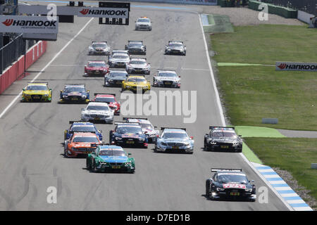 Départ de la course Timo Scheider (GER), Audi Sport Team Abt conduit Augusto Farfus (BRA), l'équipe BMW DTM - RBM 2013 - Deutsche Tourenwagen Masters 01 ronde à Hockenheimring Bade-wurtemberg - Munich, Allemagne, le dimanche 05. Mai 2013 Banque D'Images