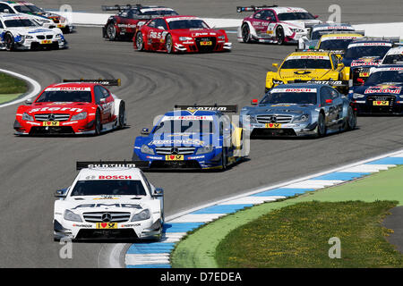 18 Pascal Wehrlein (D, RSC Muecke Motorsport, DTM Mercedes AMG C-coupé), 3 Gary Paffett (GO, HWA, DTM Mercedes AMG C-coupé), Motorsports / DTM : german touring cars Championship 2013, 1. ronde à Hockenheim (D) Banque D'Images