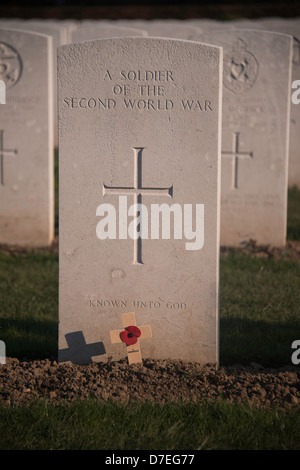 Tombe du soldat inconnu, cimetière de Bayeux, France Banque D'Images