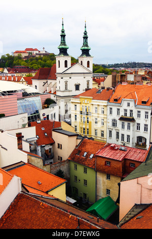 Aperçu de Brno et château de Spilberk à partir de la tour de l'horloge de l'ancienne Mairie, Brno, République Tchèque Banque D'Images