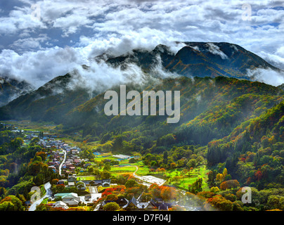 Dans la vallée de Yamadera, Yamagata, Japon. Banque D'Images