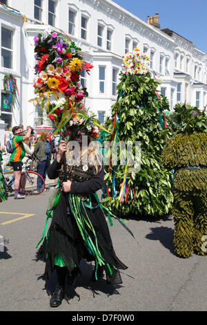 Jack dans la Parade verte dirigée par Sal noir dans les rues de Hastings, East Sussex, Angleterre, RU, FR Banque D'Images