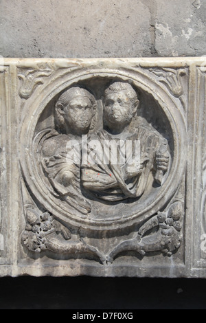 Fontaine à eau sur la Piazza del popolo à Rome Italie Banque D'Images