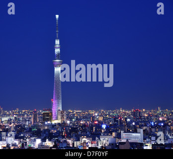 Tokyo Skytree est la deuxième plus haute structure. Banque D'Images