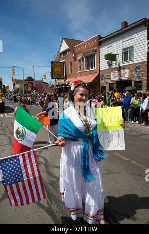 Le défilé annuel de Cinco de Mayo dans le quartier de Mexico-sud-ouest de Detroit. Banque D'Images