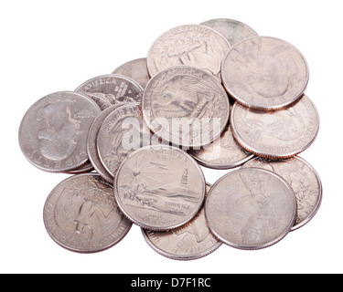 Une pile de 25 100 US (trimestre) coins isolé sur fond blanc. Banque D'Images