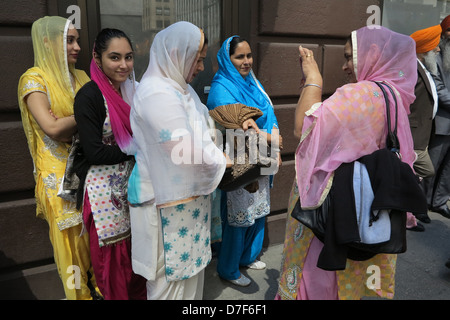 La ville de New York, NY : 26e Défilé Sikh, 2013. Banque D'Images
