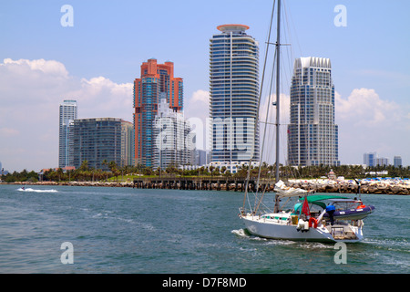 Miami Beach Florida,eau,Government Cut,South Pointe Park,point,condominiums condos appartements résidences appartements Fla Banque D'Images