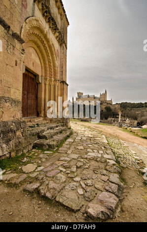 Voir l'alcazar de Ségovie de l'église de Vera Cruz Banque D'Images