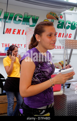 Miami Florida,Homestead,US Highway route 1,Redlands Farmers Market,Bargain Town,shopping shopper shoppers magasins marché achats Banque D'Images