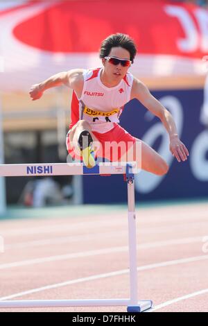 Tokyo, Japon. 5 mai 2013. Takayuki Kishimoto (JPN), 5 mai 2013 - Athlétisme : SEIKO Golden Grand Prix à Tokyo, men's 400mH au Stade National, Tokyo, Japon. (Photo par AFLO SPORT/Alamy Live News) Banque D'Images