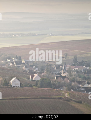 Le village de Bue près de Sancerre en France. Banque D'Images