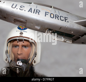 Modèle de pilote de chasse avec une combinaison pressurisée, US Air Force, Aircraft Collection Zweibrücken, Allemagne, Europe Banque D'Images