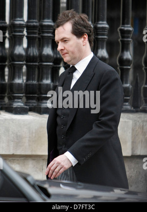 Rt Hon GEORGE OSBORNE MP quitte la cathédrale St Paul après les funérailles avec les honneurs militaires de la Baronne Thatcher 17/4/2013 Banque D'Images
