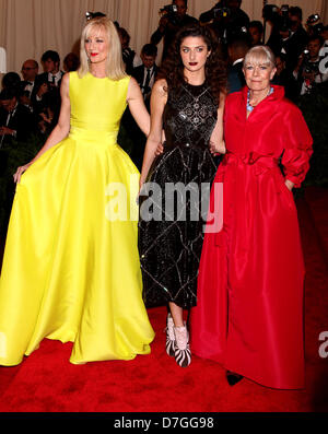 New York, New York, USA. 6 mai, 2013. Actrices JOELY RICHARDSON, DAISY BEVAN et Vanessa Redgrave assister au Costume Institute gala bénéfice célébrant l'ouverture "PUNK : Chaos à couture' eu lieu au Metropolitan Museum of Art (Credit : Crédit : Image/ZUMAPRESS.com/Alamy Kaszerman Nancy Live News) Banque D'Images