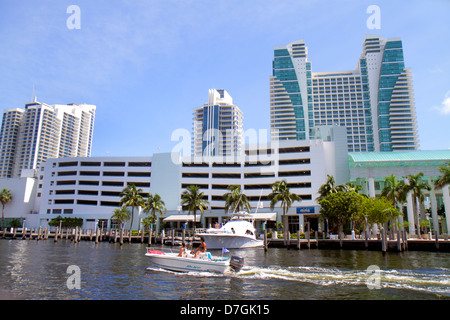 Hollywood Florida, Intracoastal hauteur gratte-ciel gratte-ciel bâtiment immeubles condominiums condos condos résidences appartements Banque D'Images