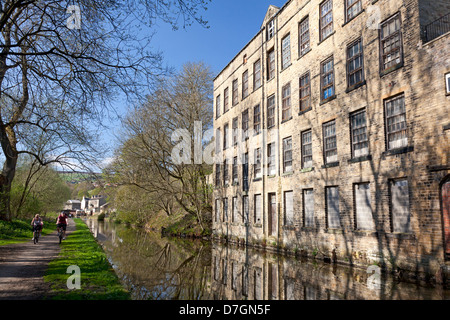 Aux côtés de l'ancien moulin, le moulin de Luddenden Foot, West Yorkshire Banque D'Images